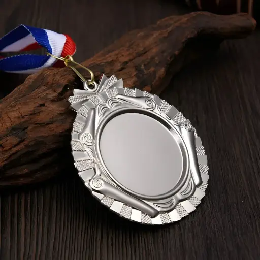 [E100874] Medal Silver Scroll Design 03